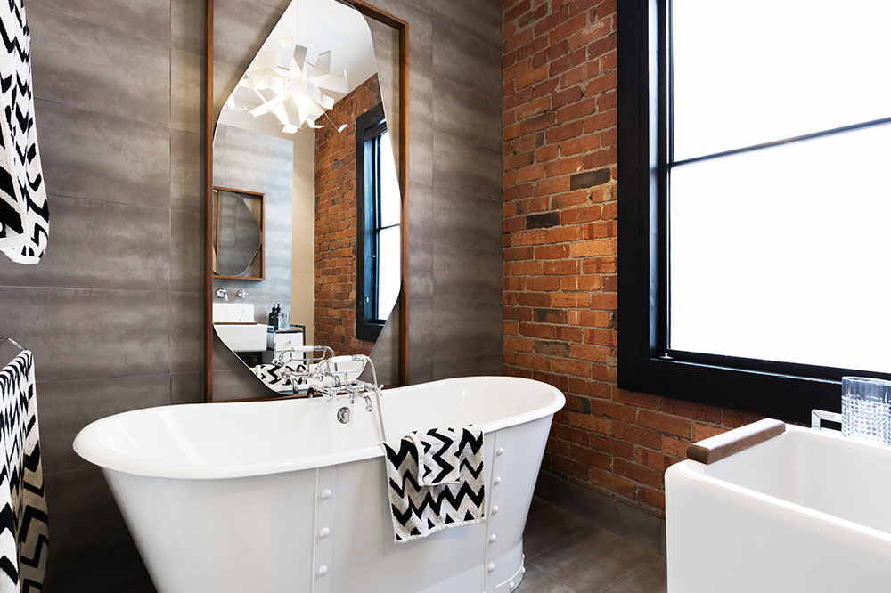 6 Ideal Tubs for Small Bathrooms